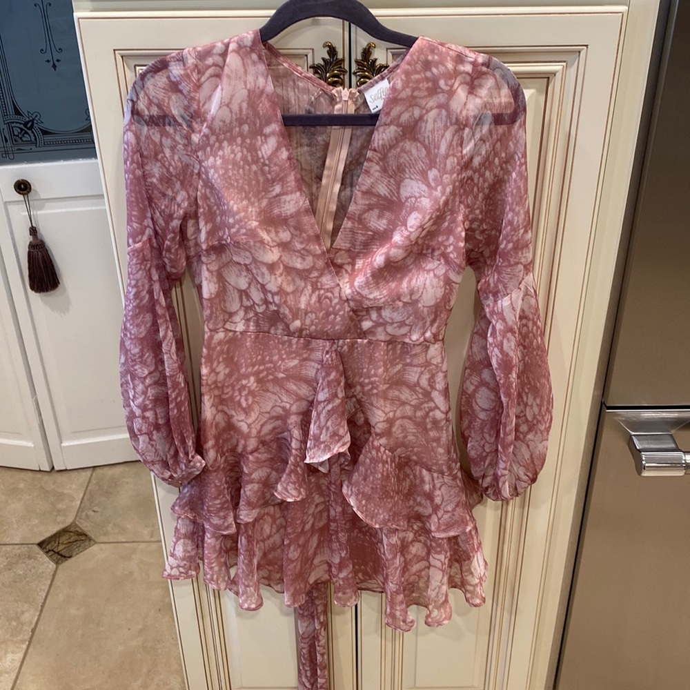 Selfie Leslie dress